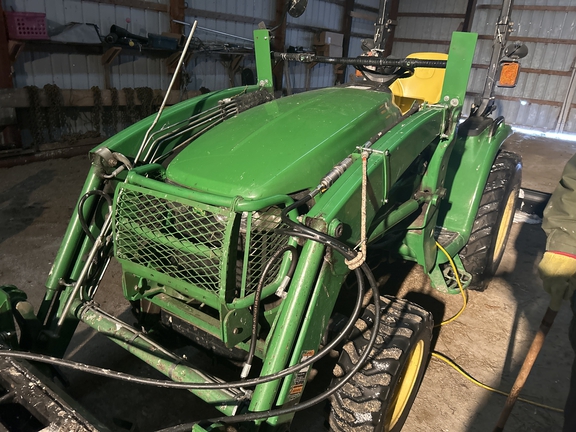 2011 John Deere 3320 Tractor Compact