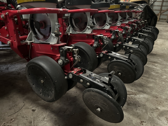 2014 AGCO White 8524 Planter