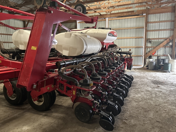 2014 AGCO White 8524 Planter