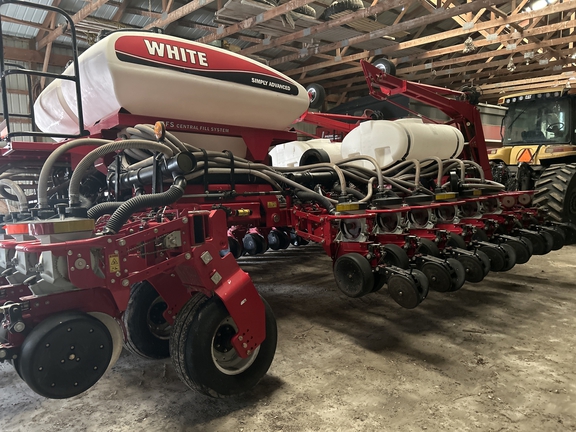 2014 AGCO White 8524 Planter