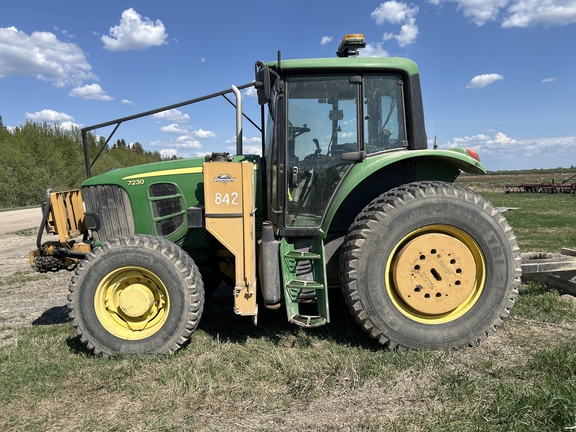 2009 John Deere 7230 Tractor