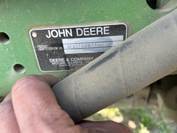 2009 John Deere 7230 Tractor