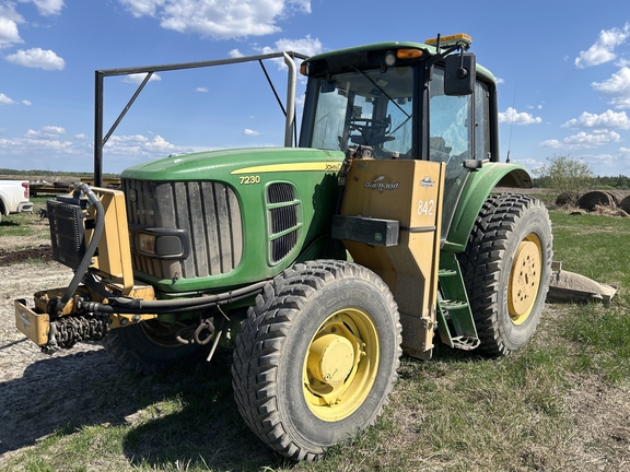 2009 John Deere 7230 Tractor