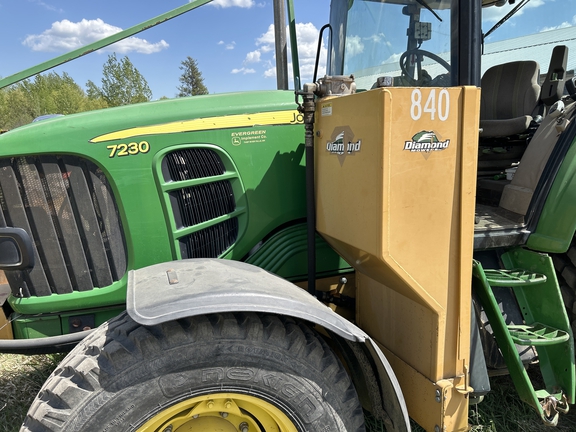 2010 John Deere 7230 Tractor