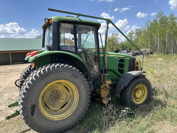 2010 John Deere 7230 Tractor