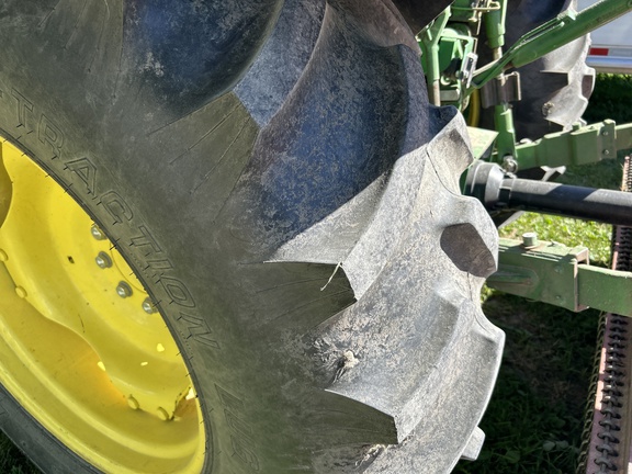 2015 John Deere 5065E Tractor