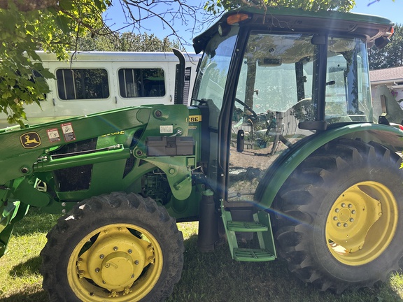 2015 John Deere 5065E Tractor