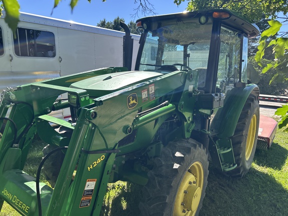 2015 John Deere 5065E Tractor