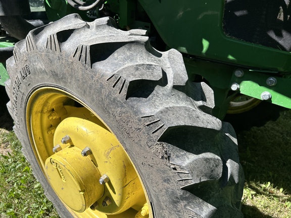 2015 John Deere 5065E Tractor