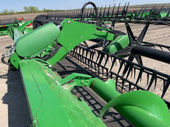 2023 John Deere RD40F Header Combine