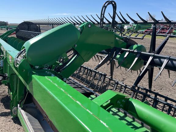 2023 John Deere RD40F Header Combine