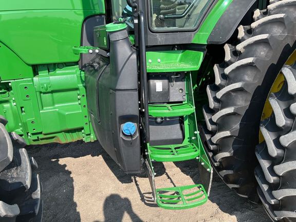 2020 John Deere 8320R Tractor