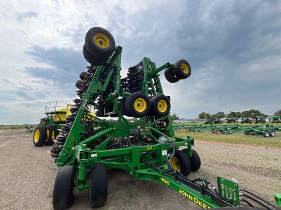 2020 John Deere 1890 Air Seeder