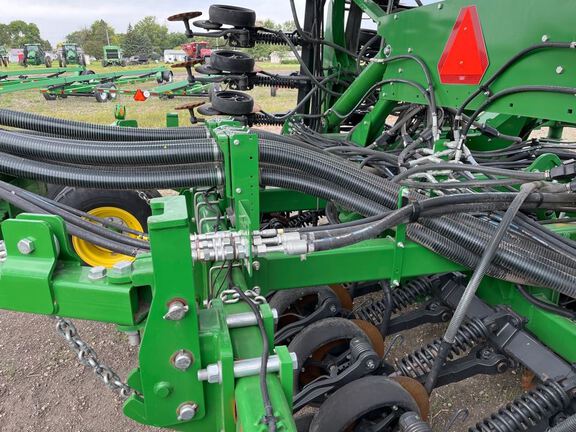 2020 John Deere 1890 Air Seeder