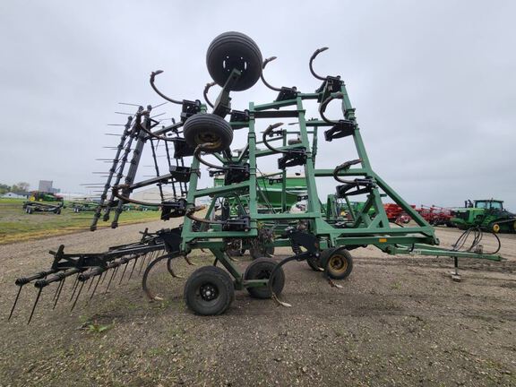 1997 Summers SUPERCHISEL Chisel Plow