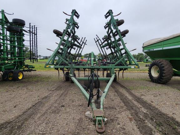 1997 Summers SUPERCHISEL Chisel Plow