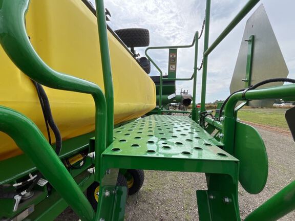 2024 John Deere N540C Air Seeder