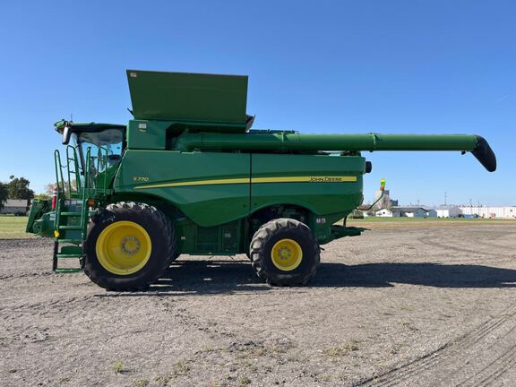 2023 John Deere S770 Combine