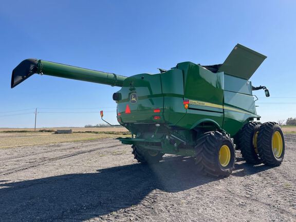 2023 John Deere S770 Combine