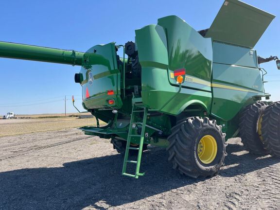 2023 John Deere S770 Combine