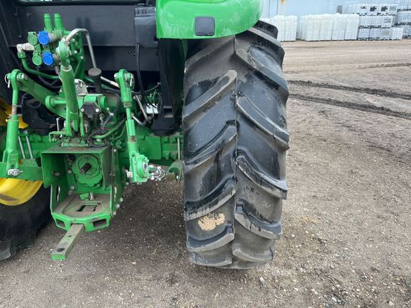 2020 John Deere 5100E Tractor