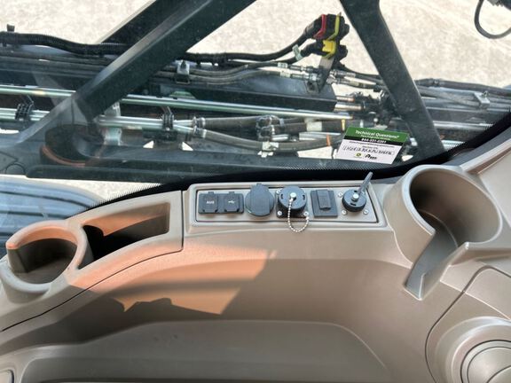 2024 John Deere 412R Sprayer/High Clearance