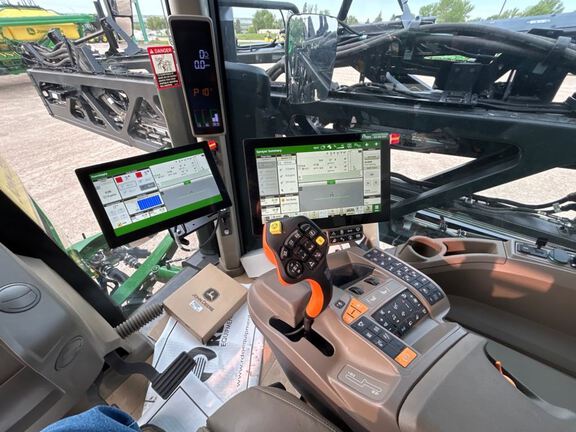 2024 John Deere 412R Sprayer/High Clearance