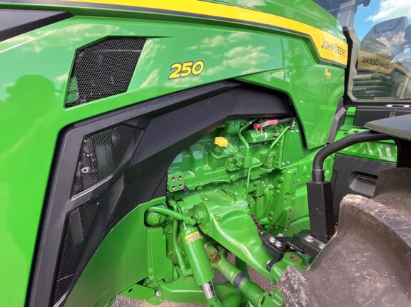 2023 John Deere 8R 250 Tractor