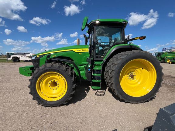 2023 John Deere 8R 250 Tractor