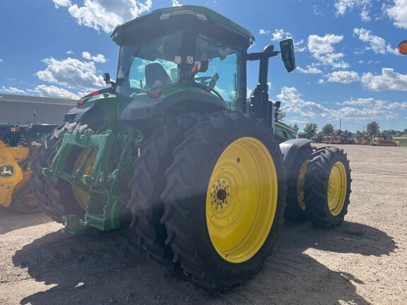 2023 John Deere 8R 250 Tractor