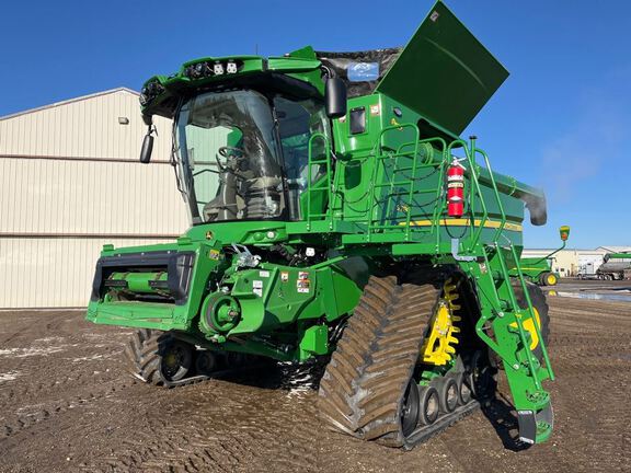 2024 John Deere S780 Combine
