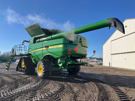 2024 John Deere S780 Combine