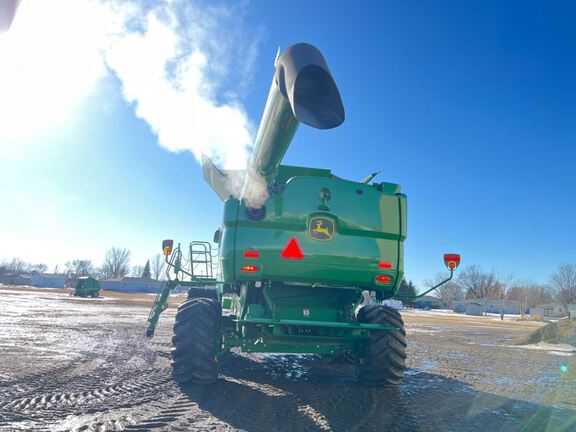 2024 John Deere S780 Combine