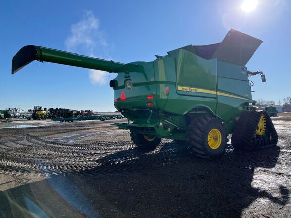 2024 John Deere S780 Combine