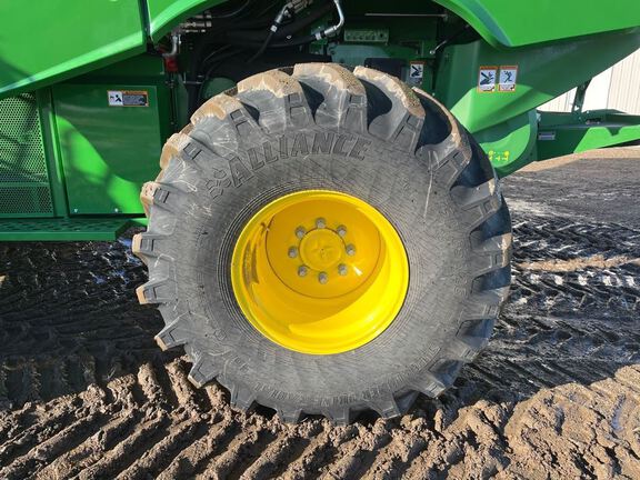 2024 John Deere S780 Combine