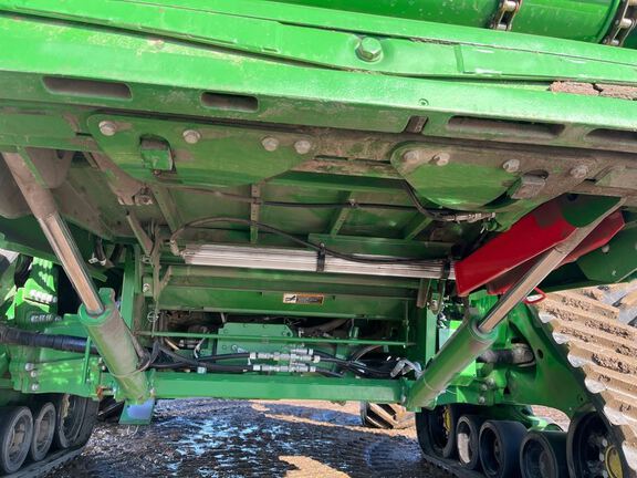 2024 John Deere S780 Combine