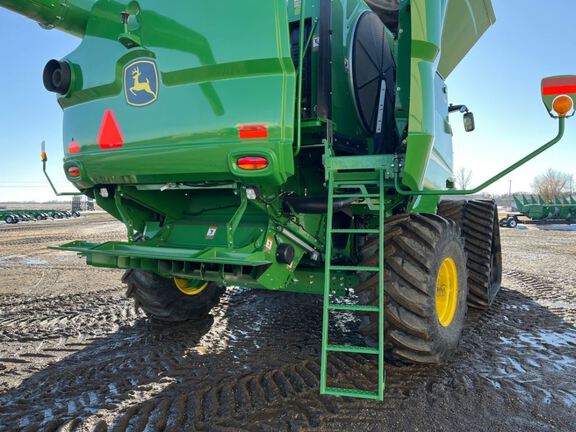2024 John Deere S780 Combine