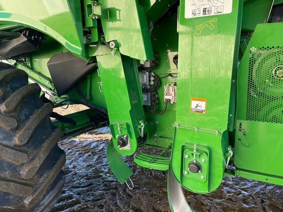 2024 John Deere S780 Combine