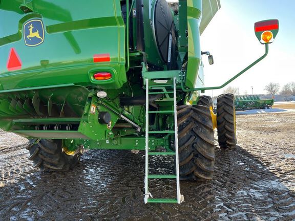 2024 John Deere S770 Combine