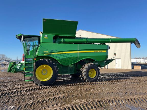 2024 John Deere S770 Combine