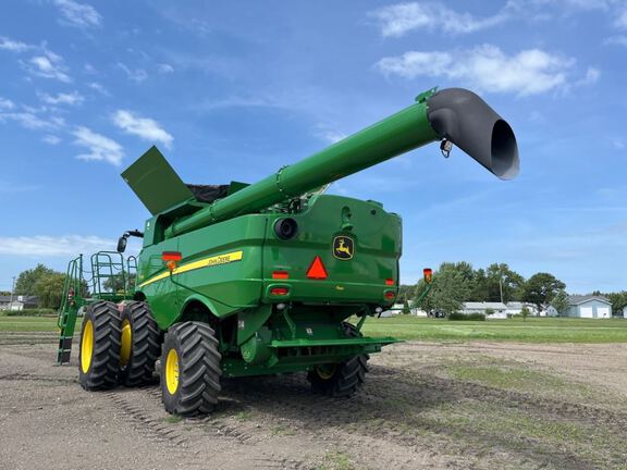 2024 John Deere S770 Combine