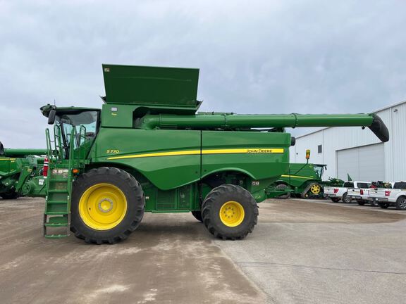 2024 John Deere S770 Combine