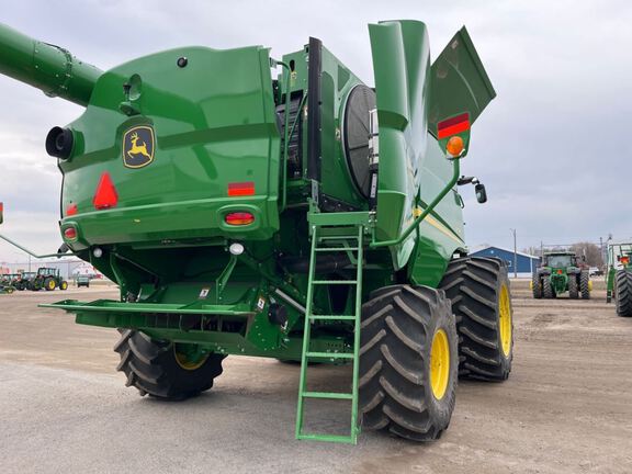2024 John Deere S770 Combine