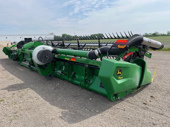 2024 John Deere RD40F Header Combine
