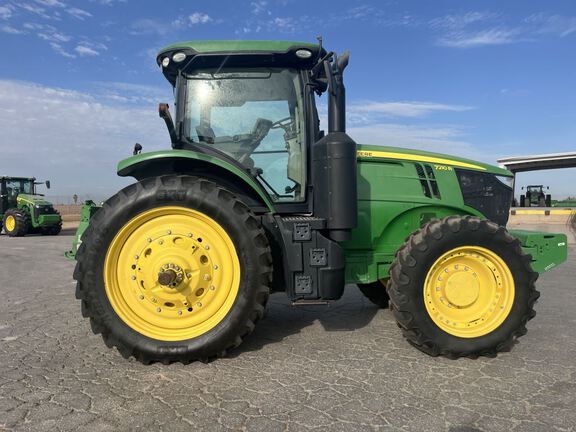 2020 John Deere 7210R Tractor