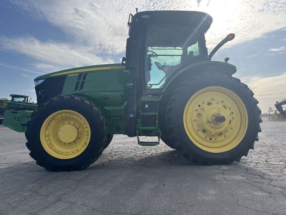 2020 John Deere 7210R Tractor