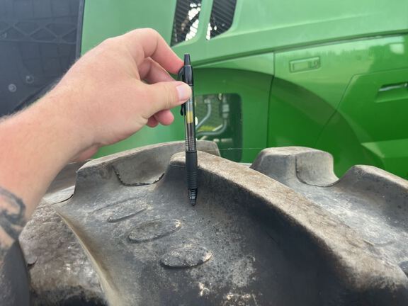 2020 John Deere 7210R Tractor