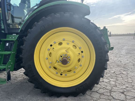 2020 John Deere 7210R Tractor