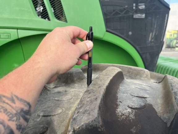 2020 John Deere 7210R Tractor