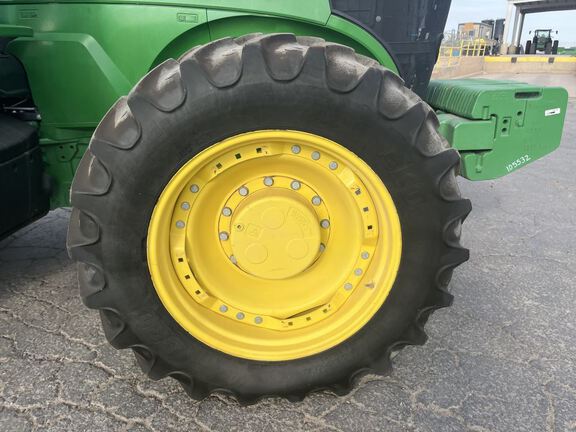 2020 John Deere 7210R Tractor